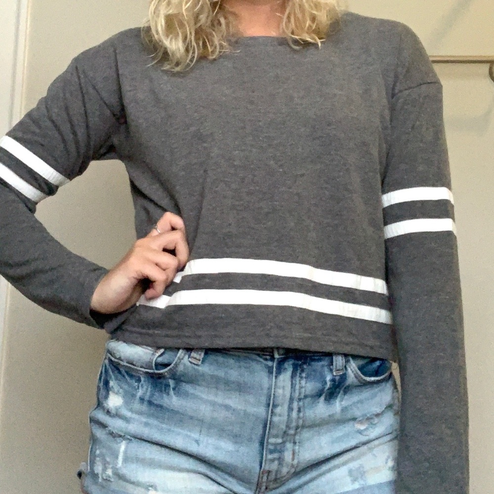 Cropped baseball tee